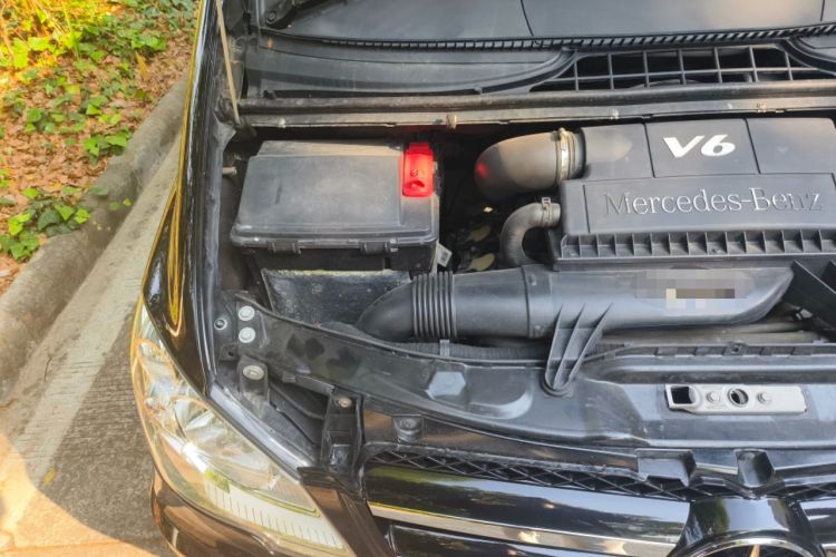 Used Mercedes-Benz Vito 2013 3.0L Elite Edition Engine Bay Right
