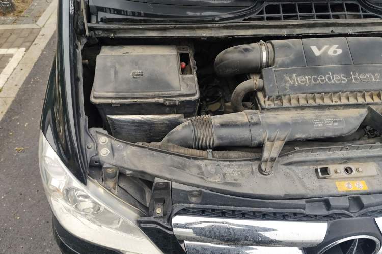 Used Mercedes-Benz Vito 2013 3.0L Elite Edition Engine Bay Right