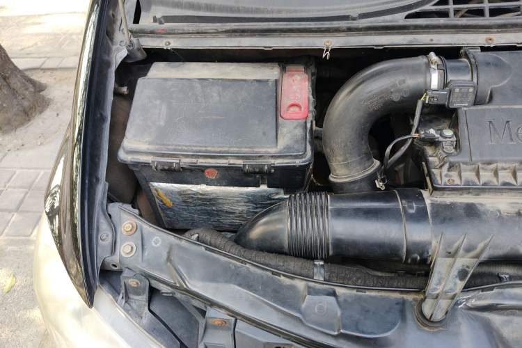 Used Mercedes-Benz Vito 2013 2.1T Elite Edition Engine Bay Right