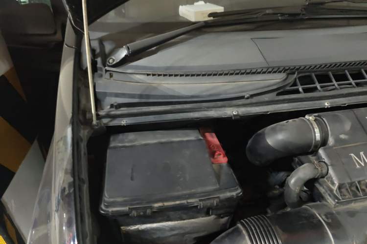 Used Mercedes-Benz Vito 2013 3.0L Business Edition Engine Bay Right