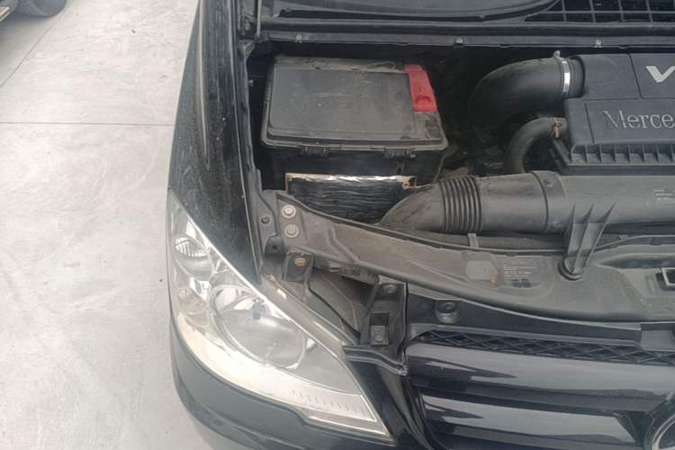 Used Mercedes-Benz Vito 2013 3.0L Elite Edition Engine Bay Right