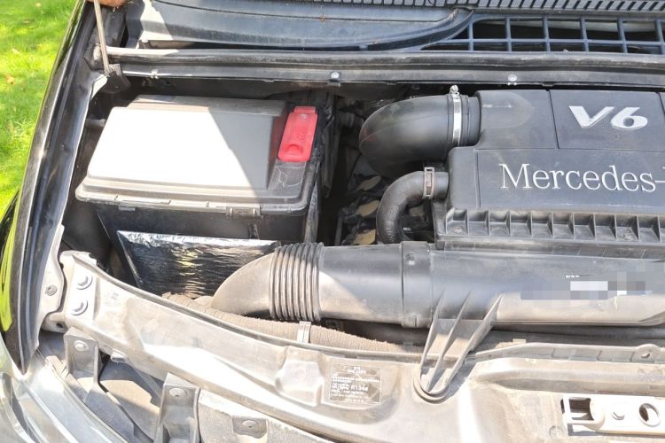 Used Mercedes-Benz Vito 2013 3.0L Elite Edition Engine Bay Right