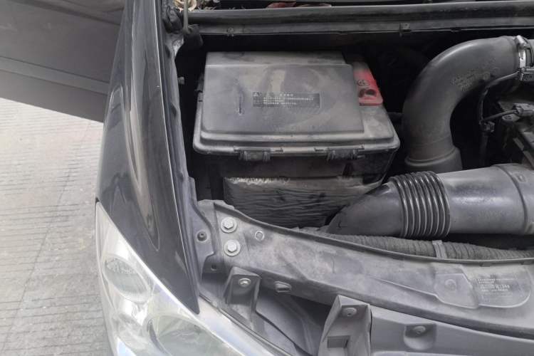 Used Mercedes-Benz Vito 2013 2.1T Elite Edition Engine Bay Right