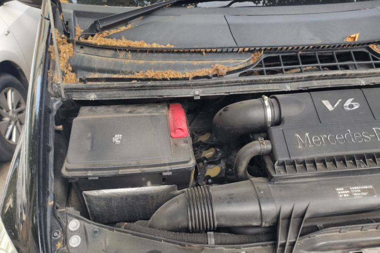 Used Mercedes-Benz Vito 2013 3.0L Elite Edition Engine Bay Right