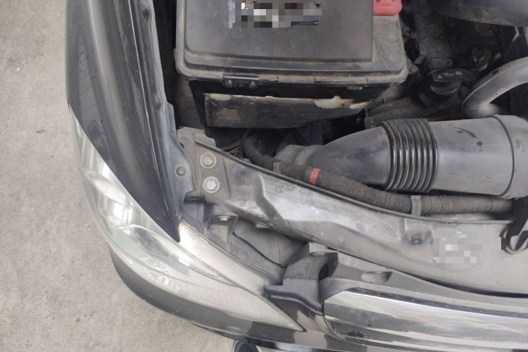 Used Mercedes-Benz Vito 2013 3.0L Elite Edition Engine Bay Right