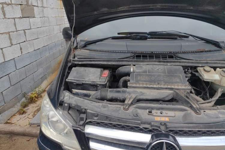 Used Mercedes-Benz Vito 2013 3.0L Elite Edition Engine Bay Right
