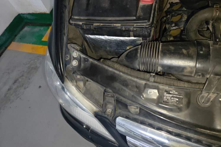 Used Mercedes-Benz Vito 2013 3.0L Business Edition Engine Bay Right