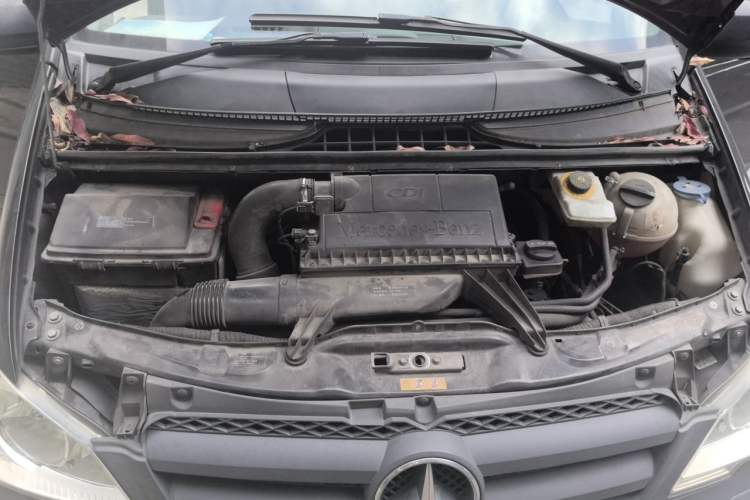 Used Mercedes-Benz Vito 2013 2.1T Elite Edition Engine Bay