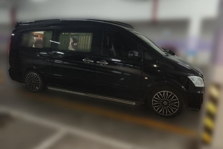 Used Mercedes-Benz Vito 2013 3.0L Elite Edition Front Right 45 Deg