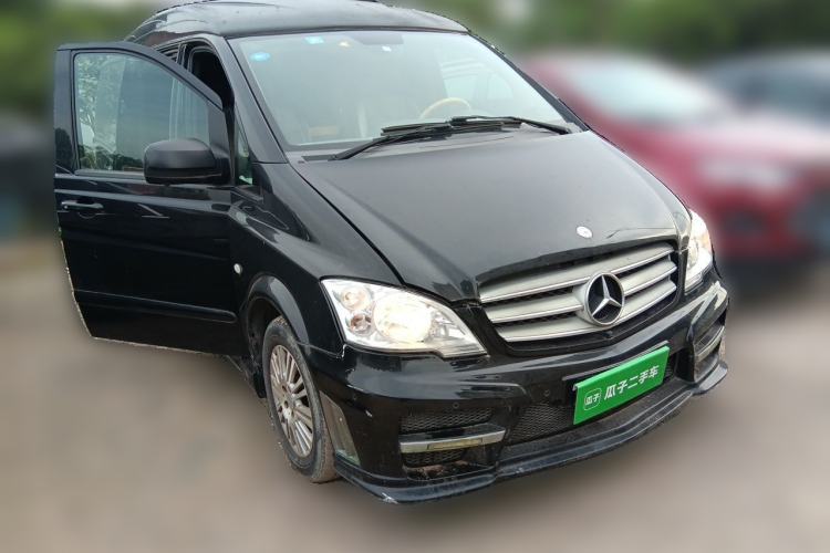 Used Mercedes-Benz Vito 2013 3.0L Elite Edition Front Right 45 Deg