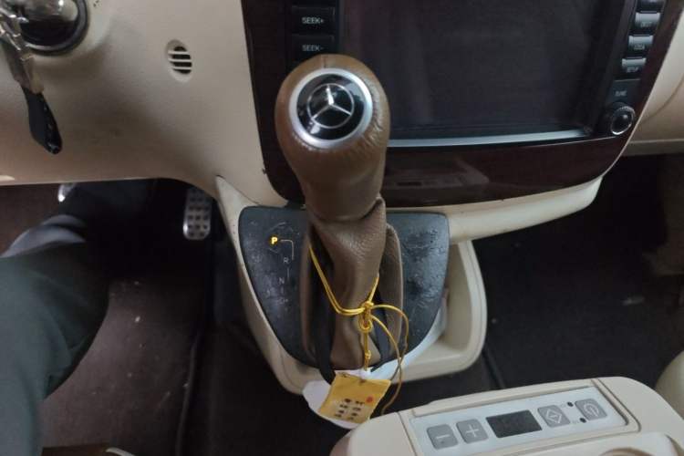 Used Mercedes-Benz Vito  Gear Lever