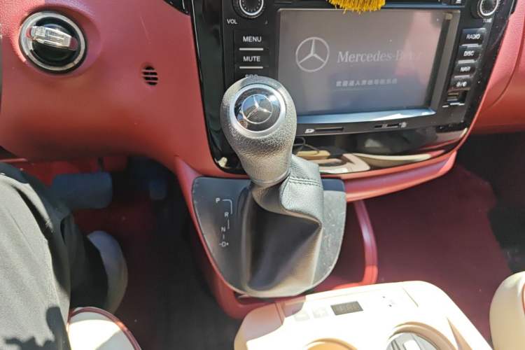 Used Mercedes-Benz Vito 2013 3.0L Elite Edition Gear Lever