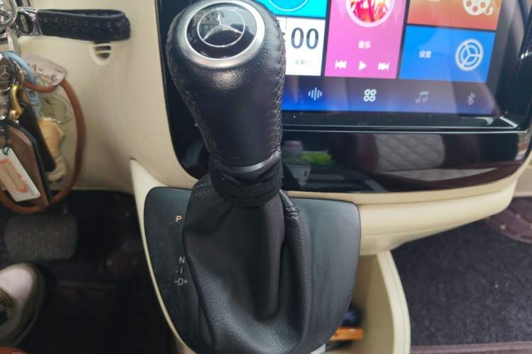 Used Mercedes-Benz Vito 2013 3.0L Elite Edition Gear Lever