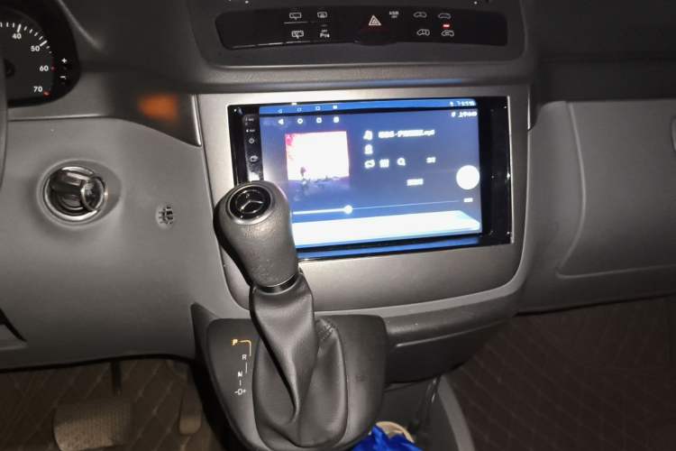 Used Mercedes-Benz Vito 2013 3.0L Business Edition Gear Lever