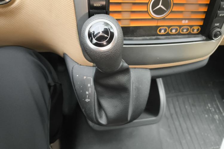 Used Mercedes-Benz Vito 2013 3.0L Business Edition Gear Lever