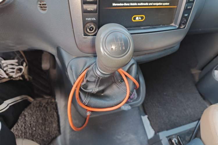 Used Mercedes-Benz Vito 2013 2.1T Elite Edition Gear Lever