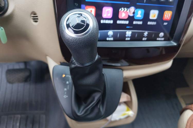 Used Mercedes-Benz Vito 2013 3.0L Elite Edition Gear Lever