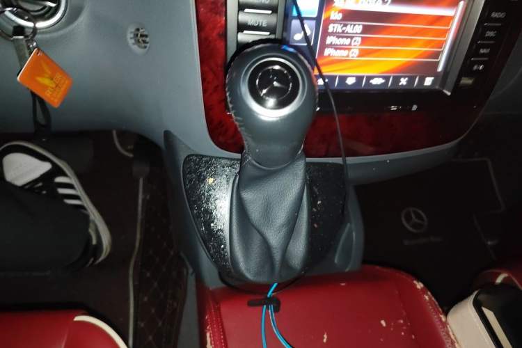 Used Mercedes-Benz Vito 2013 3.0L Elite Edition Gear Lever