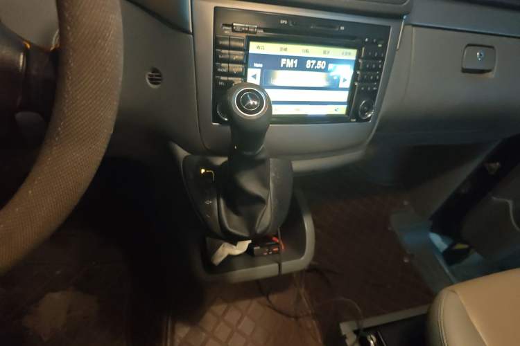 Used Mercedes-Benz Vito 2013 3.0L Business Edition Gear Lever