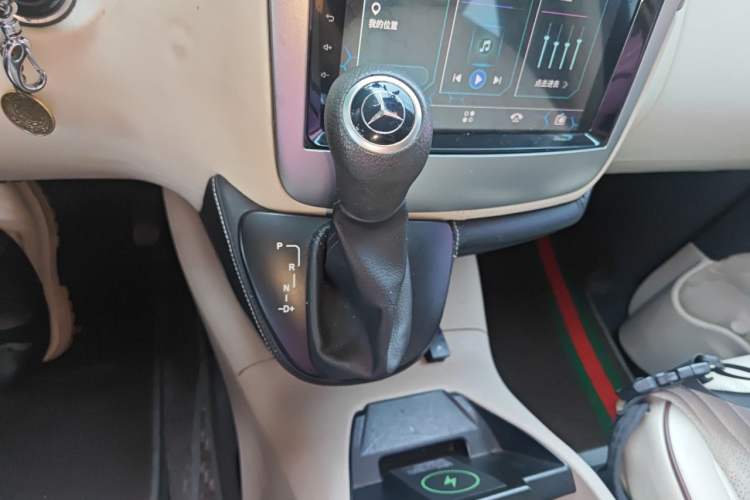 Used Mercedes-Benz Vito 2013 3.0L Elite Edition Gear Lever
