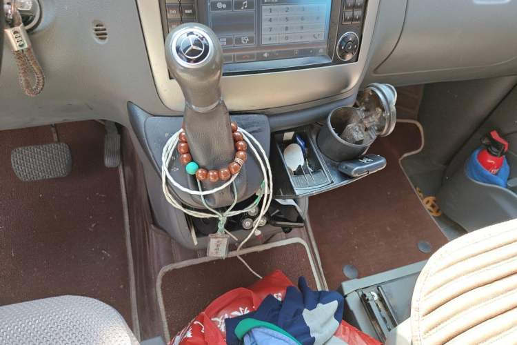 Used Mercedes-Benz Vito 2013 3.0L Elite Edition Gear Lever