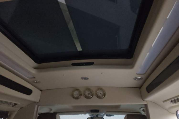 Used Mercedes-Benz Vito  Headliner