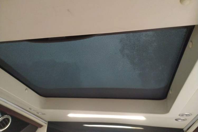 Used Mercedes-Benz Vito 2013 3.0L Business Edition Headliner