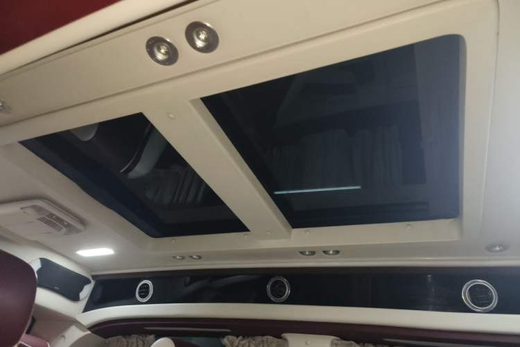 Used Mercedes-Benz Vito 2013 3.0L Elite Edition Headliner
