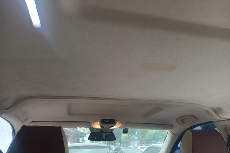 Used Mercedes-Benz Vito 2013 3.0L Elite Edition Headliner