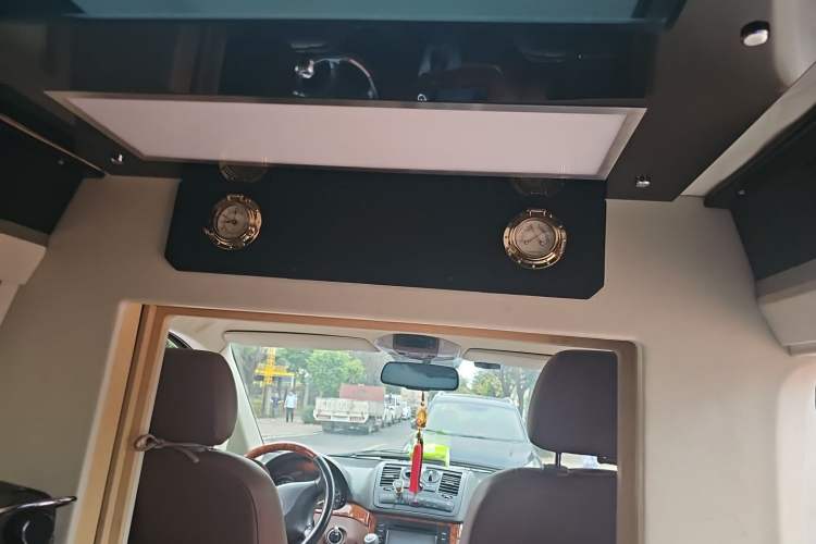 Used Mercedes-Benz Vito 2013 3.0L Elite Edition Headliner