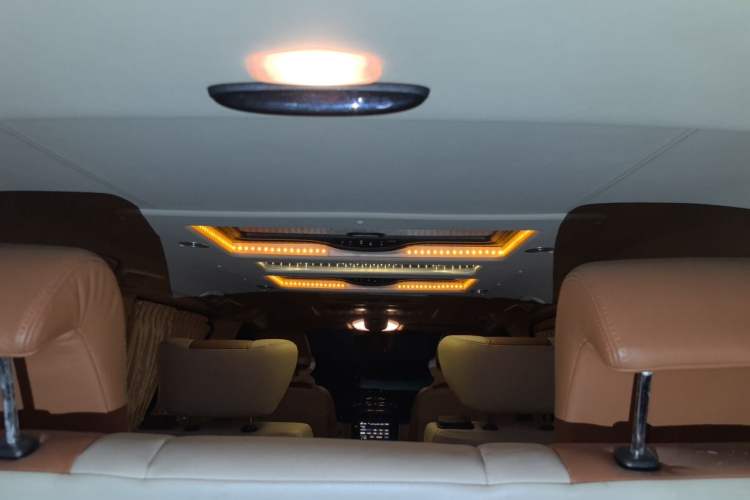 Used Mercedes-Benz Vito  Headliner
