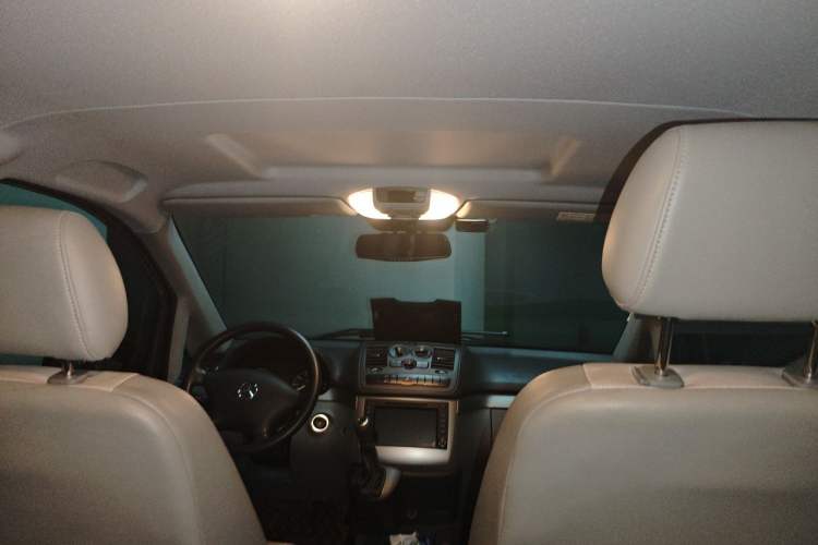 Used Mercedes-Benz Vito 2013 3.0L Elite Edition Headliner