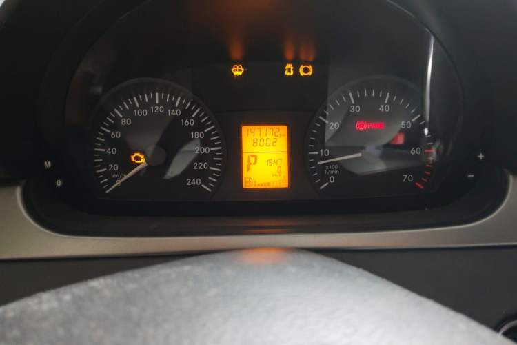 Used Mercedes-Benz Vito 2013 3.0L Elite Edition Instrument Cluster