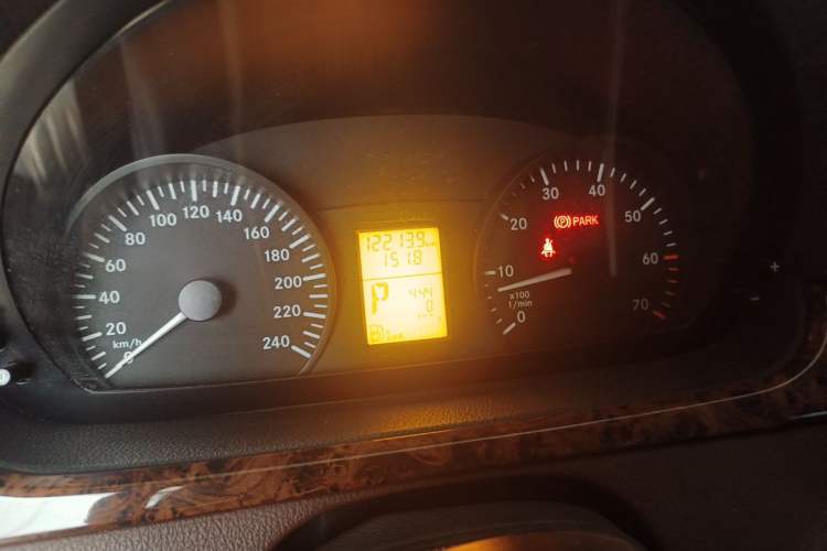 Used Mercedes-Benz Vito 2013 3.0L Business Edition Instrument Cluster