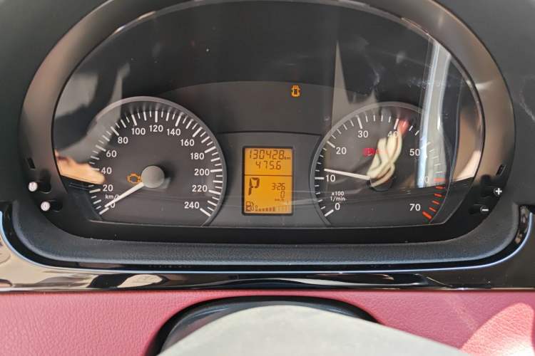 Used Mercedes-Benz Vito 2013 3.0L Elite Edition Instrument Cluster