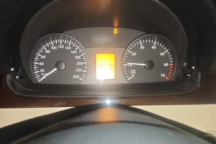 Used Mercedes-Benz Vito 2013 3.0L Elite Edition Instrument Cluster