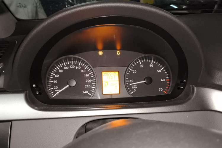 Used Mercedes-Benz Vito 2013 3.0L Business Edition Instrument Cluster