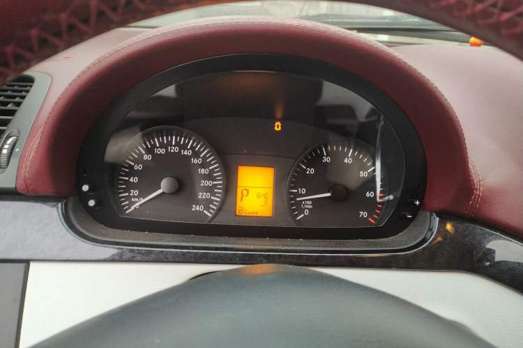 Used Mercedes-Benz Vito 2013 3.0L Business Edition Instrument Cluster