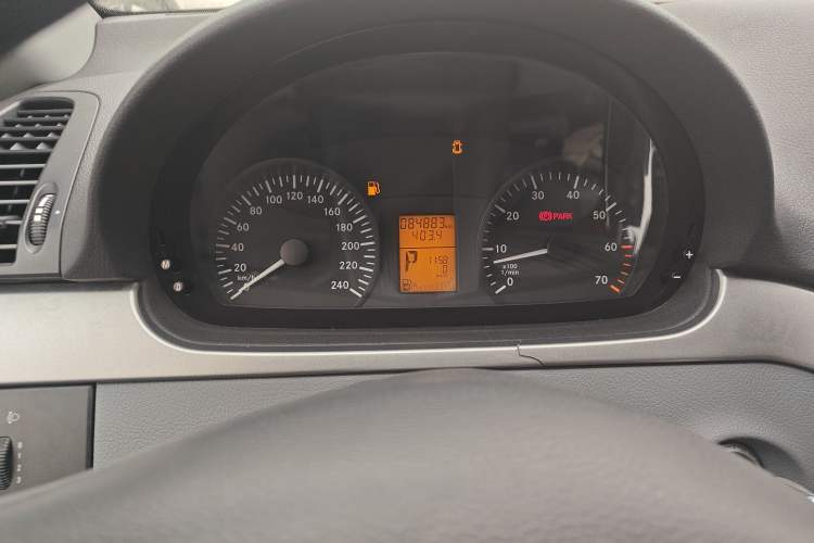 Used Mercedes-Benz Vito 2013 3.0L Business Edition Instrument Cluster