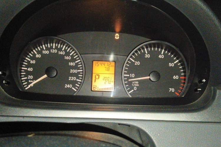 Used Mercedes-Benz Vito 2013 3.0L Elite Edition Instrument Cluster