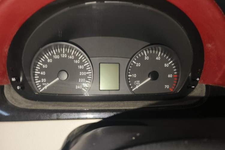 Used Mercedes-Benz Vito 2013 3.0L Elite Edition Instrument Cluster