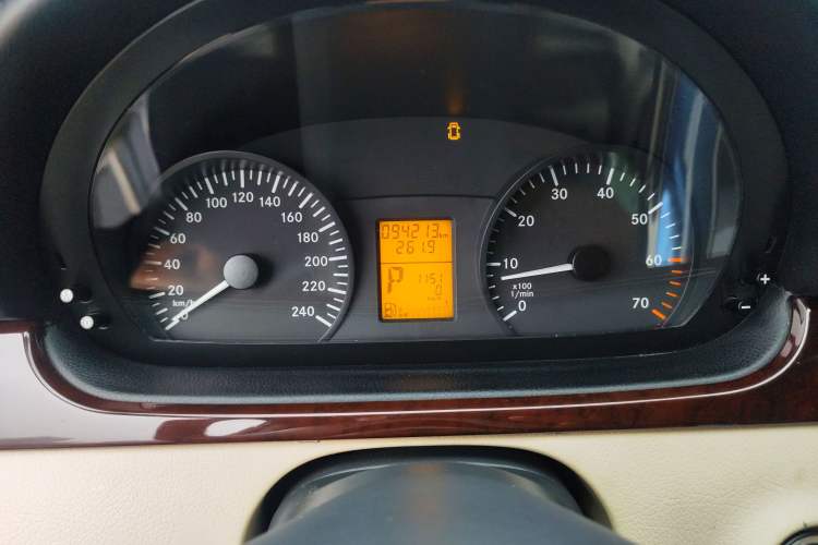 Used Mercedes-Benz Vito 2013 3.0L Elite Edition Instrument Cluster