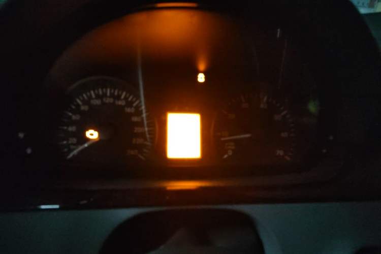 Used Mercedes-Benz Vito 2013 3.0L Elite Edition Instrument Cluster