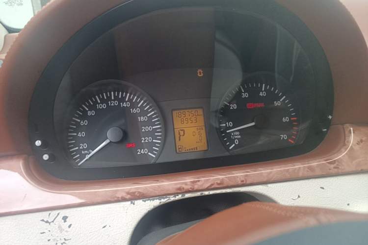 Used Mercedes-Benz Vito 2013 3.0L Elite Edition Instrument Cluster