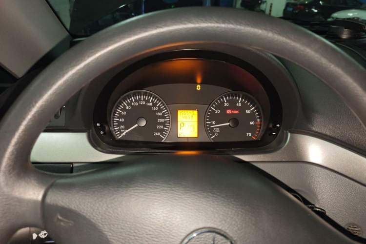 Used Mercedes-Benz Vito 2013 3.0L Elite Edition Instrument Cluster