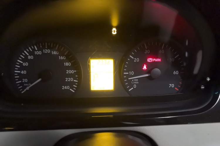 Used Mercedes-Benz Vito  Instrument Cluster