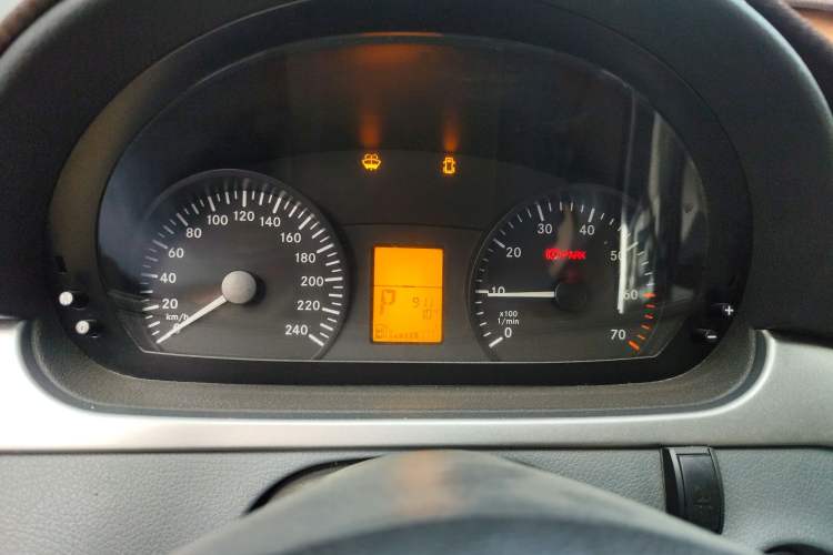 Used Mercedes-Benz Vito 2013 3.0L Business Edition Instrument Cluster