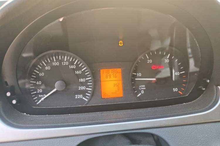 Used Mercedes-Benz Vito 2013 2.1T Elite Edition Instrument Cluster
