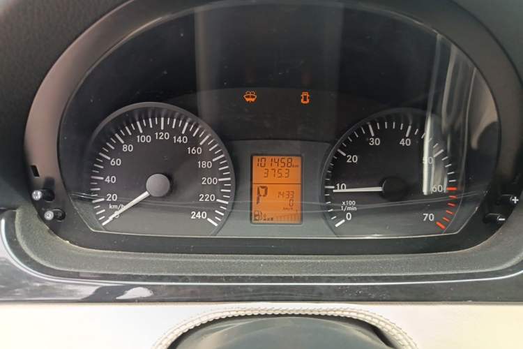 Used Mercedes-Benz Vito 2013 3.0L Elite Edition Instrument Cluster