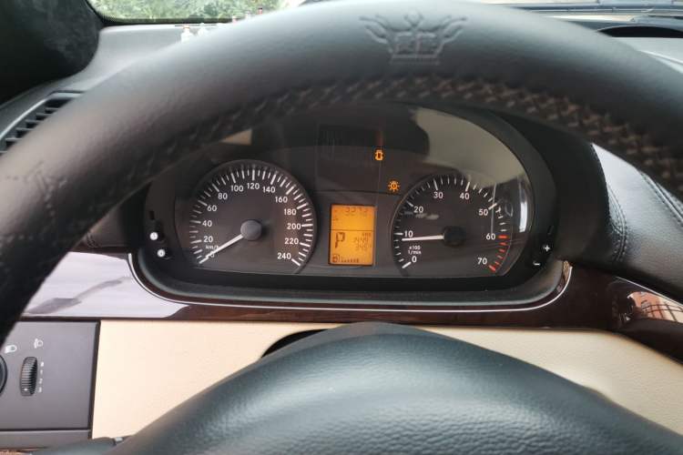 Used Mercedes-Benz Vito 2013 3.0L Elite Edition Instrument Cluster